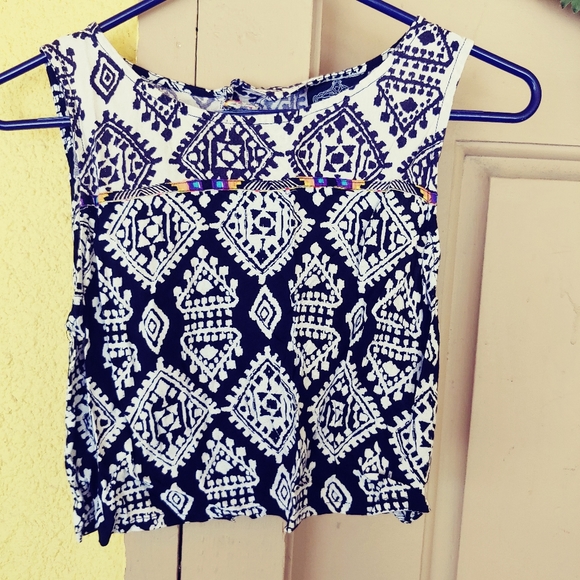 Clothes - Picture 8 of 16